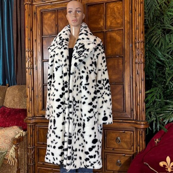 NWOT Avec Les Filles Dalmatian Black White Faux Fur Coat - Picture 2 of 14